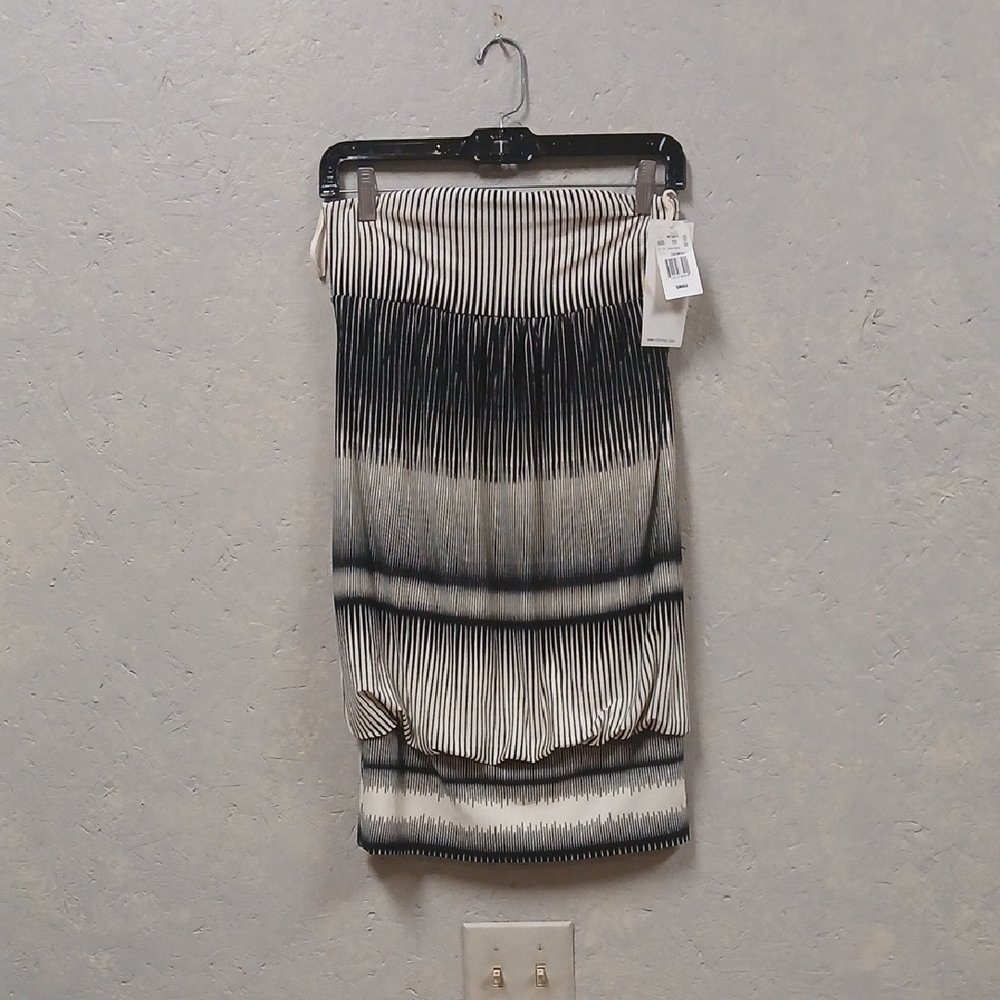 $59 Ruby Rox Small White and Gray Pleated Pencil Skirt Knee Length